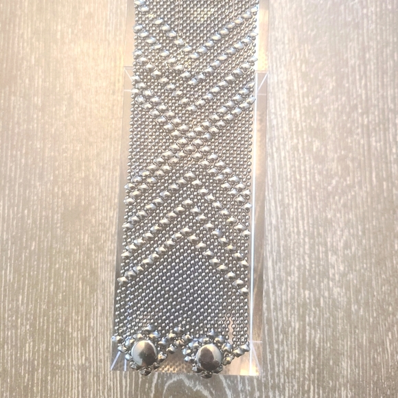 Mesh cuff - Picture 3 of 3